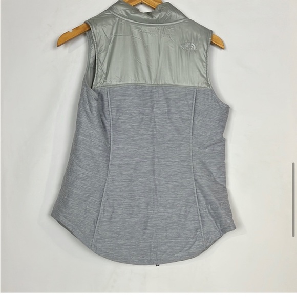 The North Face Pseudio Gray Multi Full Zip Sleeveless Vest. - Picture 3 of 3